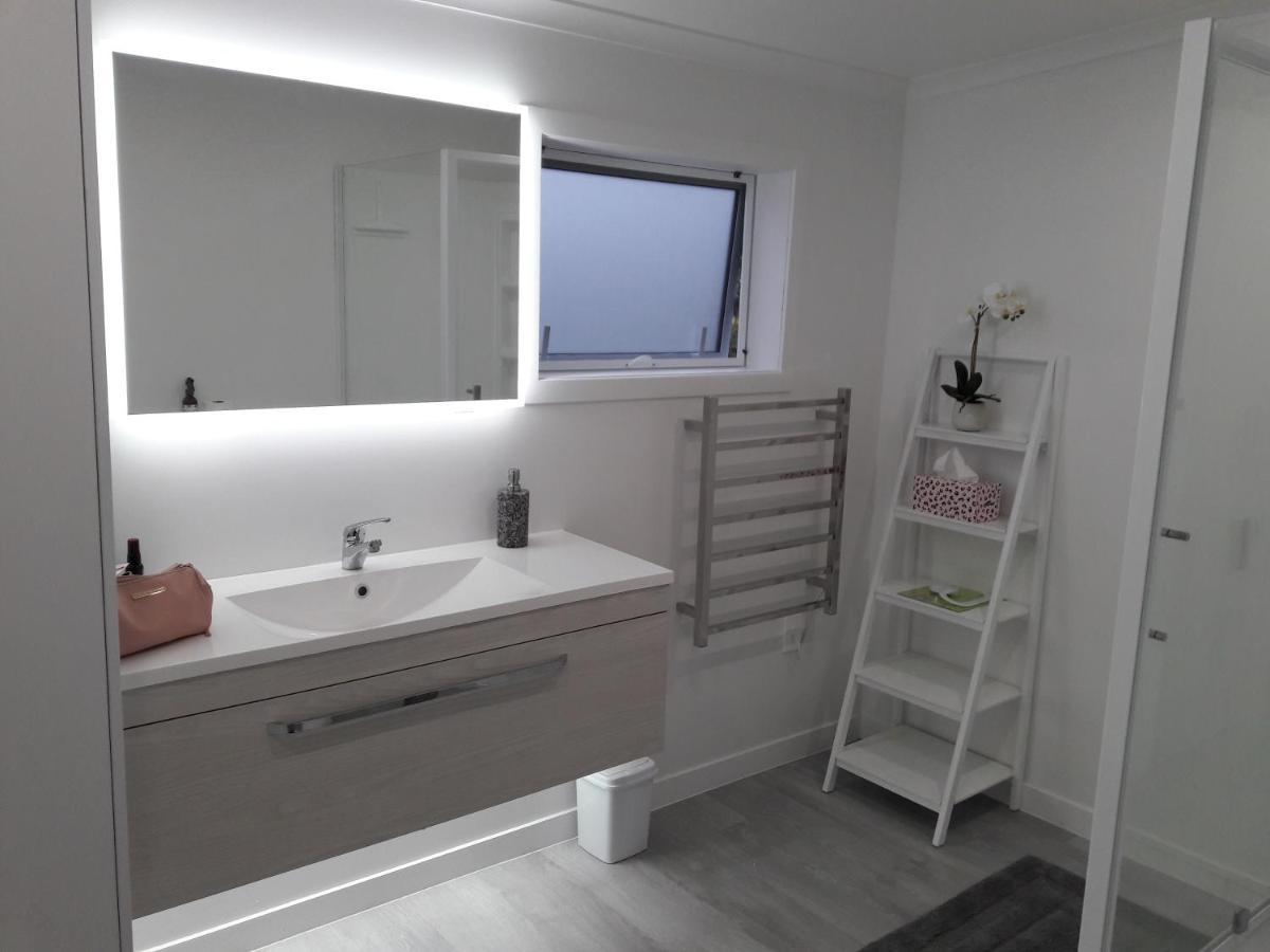 Coromandel Town Harbourside Cottage Luxury Accommodation Екстер'єр фото