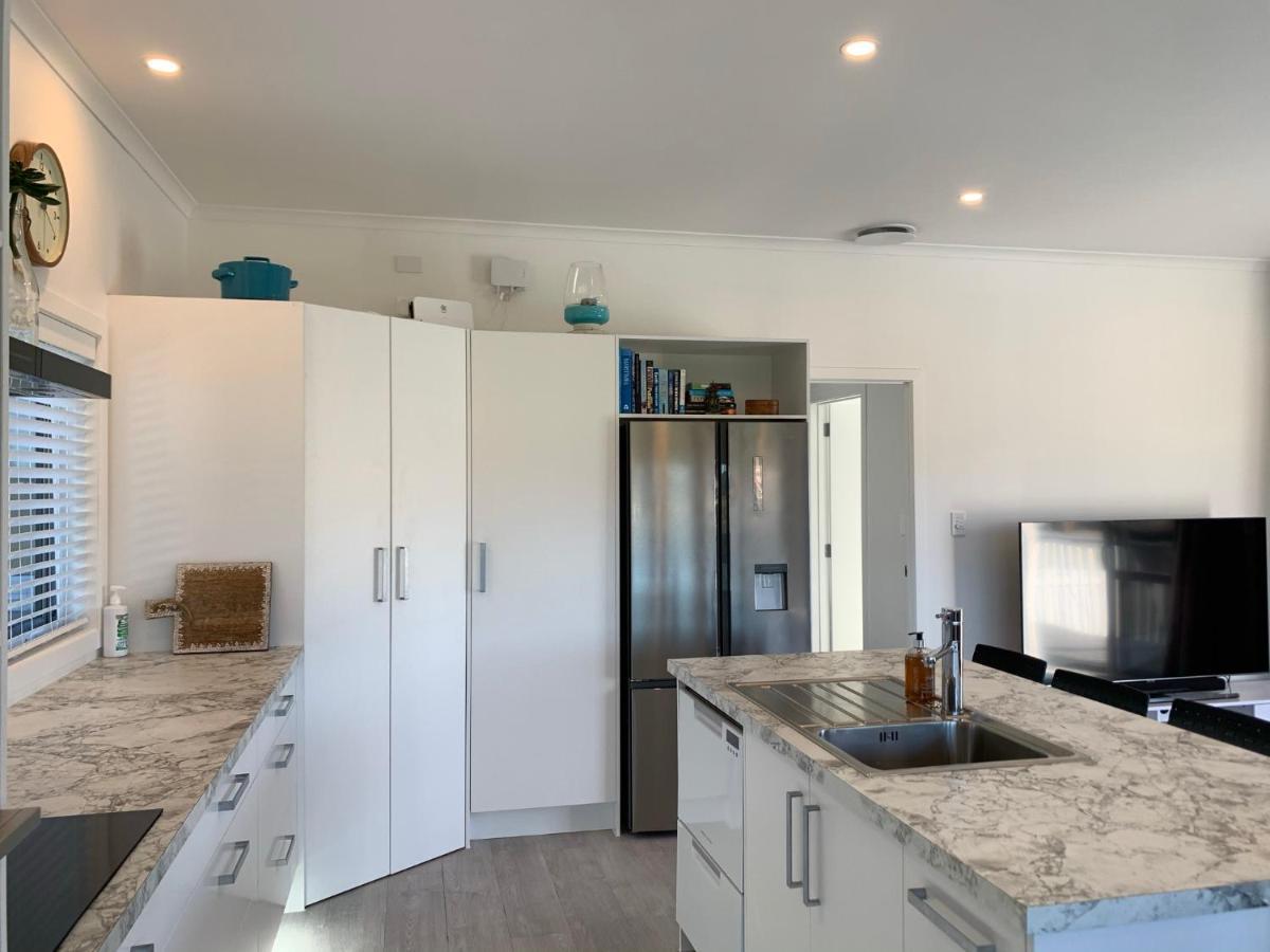 Coromandel Town Harbourside Cottage Luxury Accommodation Екстер'єр фото