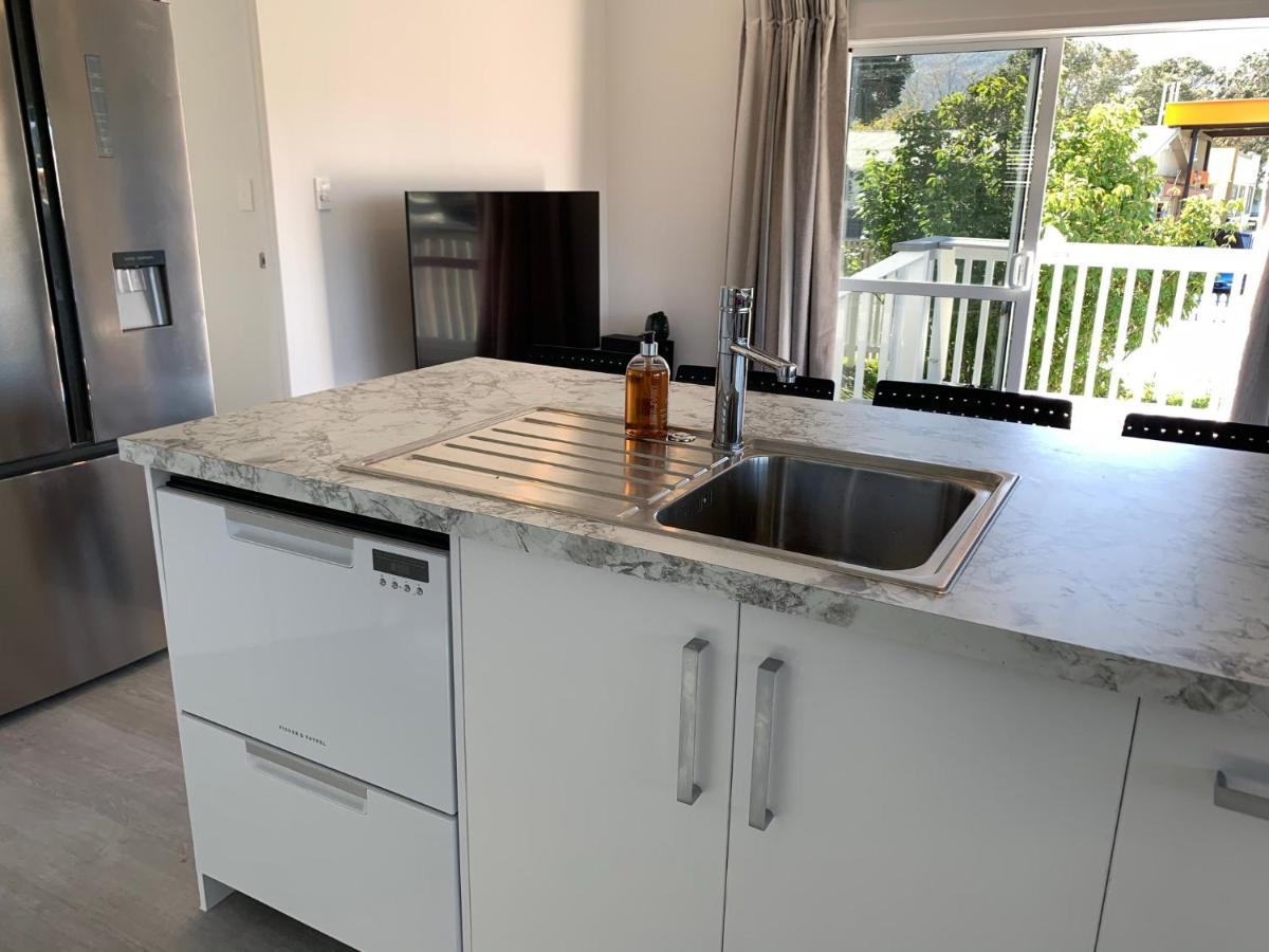 Coromandel Town Harbourside Cottage Luxury Accommodation Екстер'єр фото